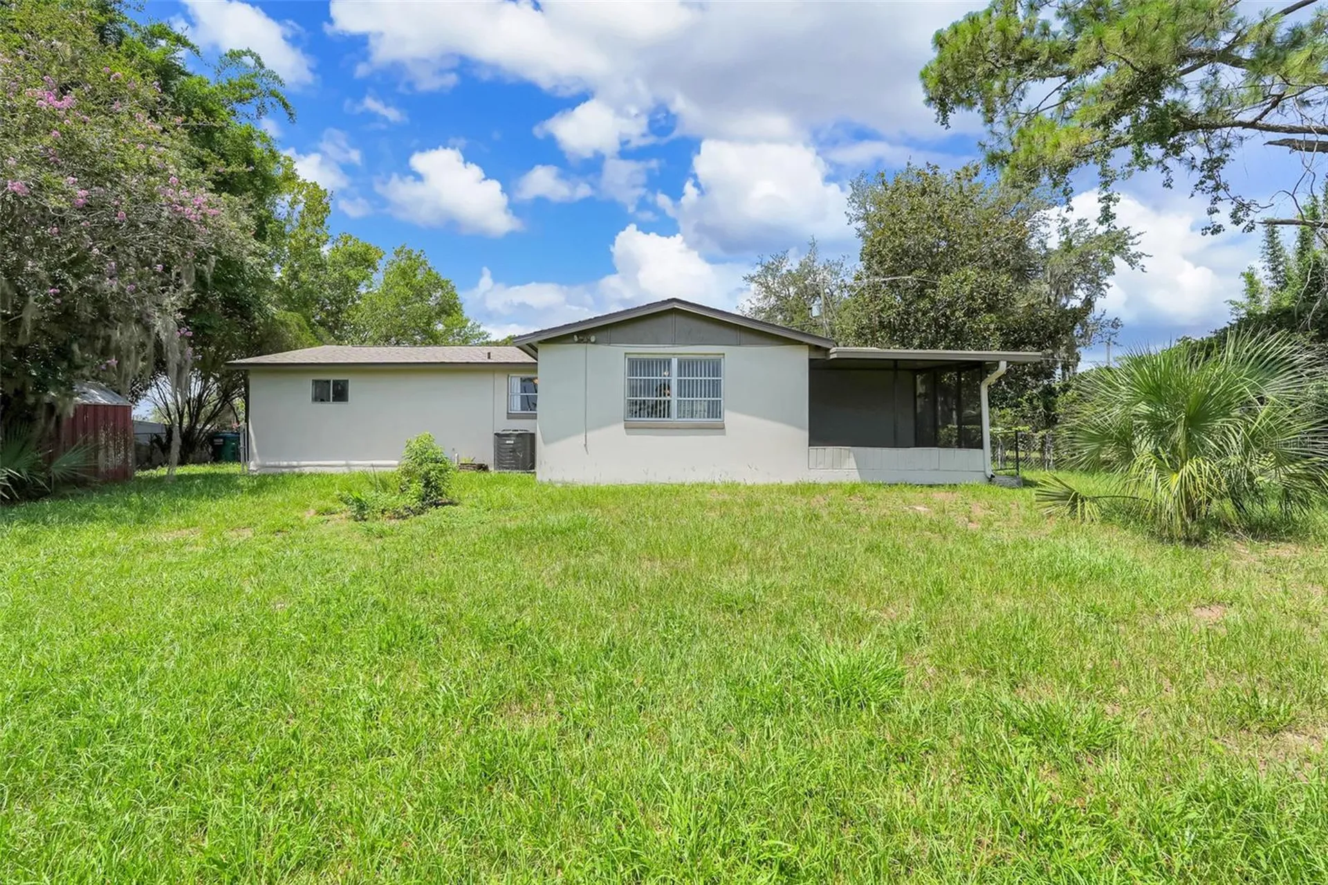 520 N Lacy Circle Deltona FL 32725