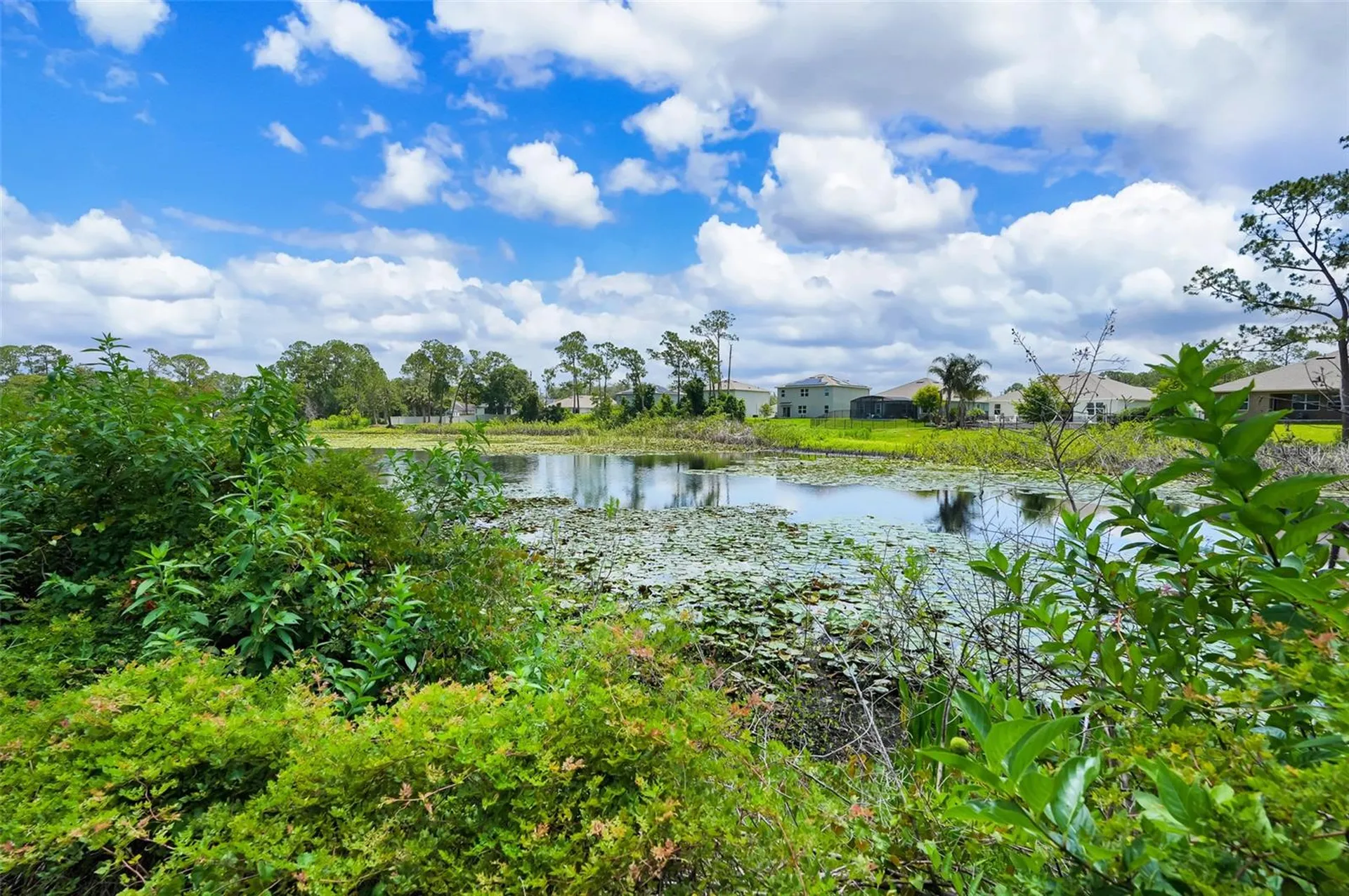 520 N Lacy Circle Deltona FL 32725