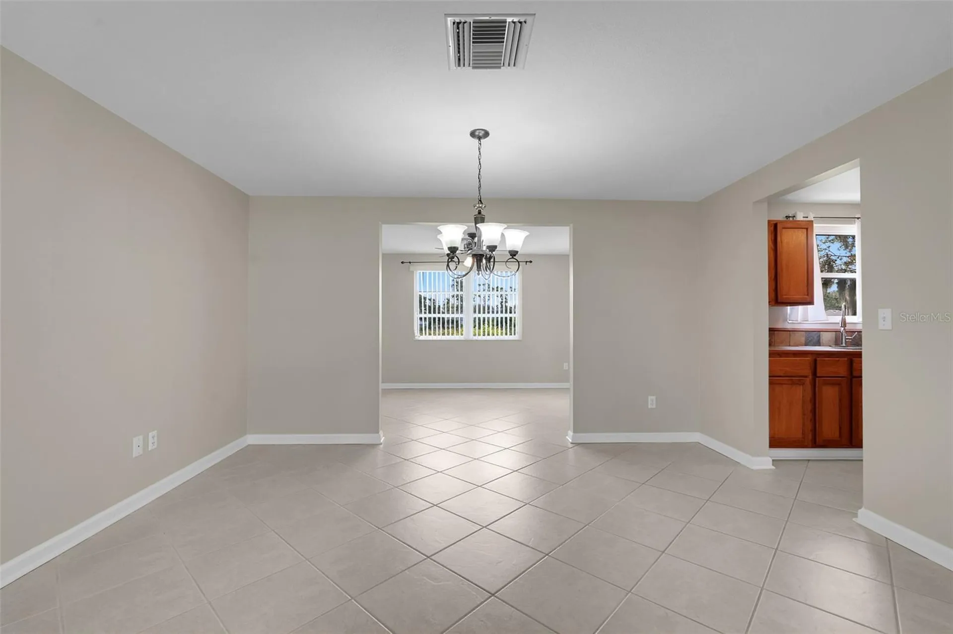 520 N Lacy Circle Deltona FL 32725
