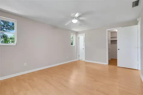 520 N Lacy Circle Deltona FL 32725