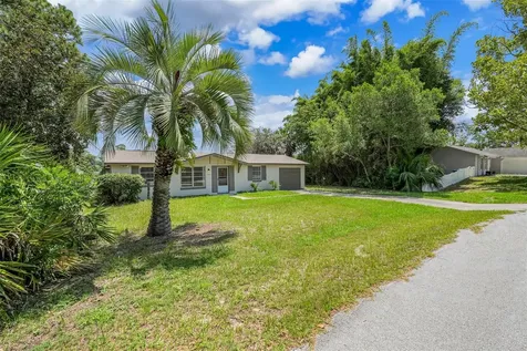 520 N Lacy Circle Deltona FL 32725