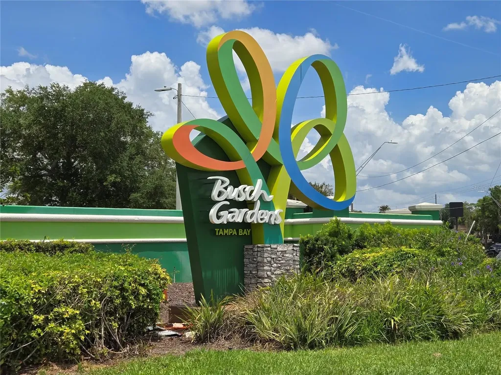 8412 N Seminole Avenue Tampa FL 33604