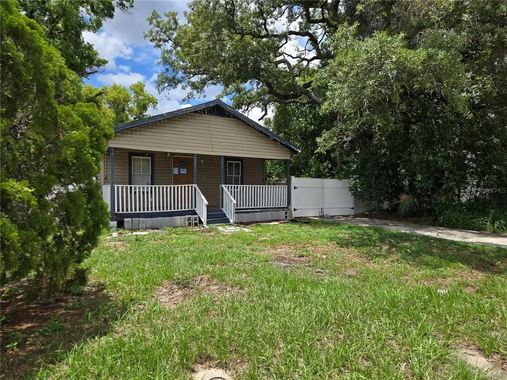 8412 N Seminole Avenue Tampa FL 33604