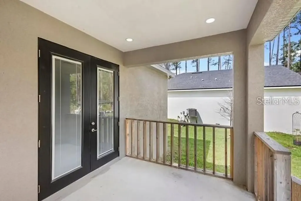 2379 8th Avenue Deland FL 32724