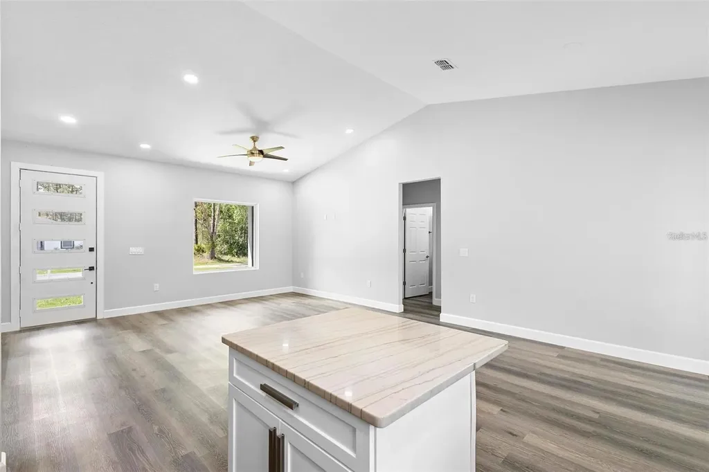 2379 8th Avenue Deland FL 32724