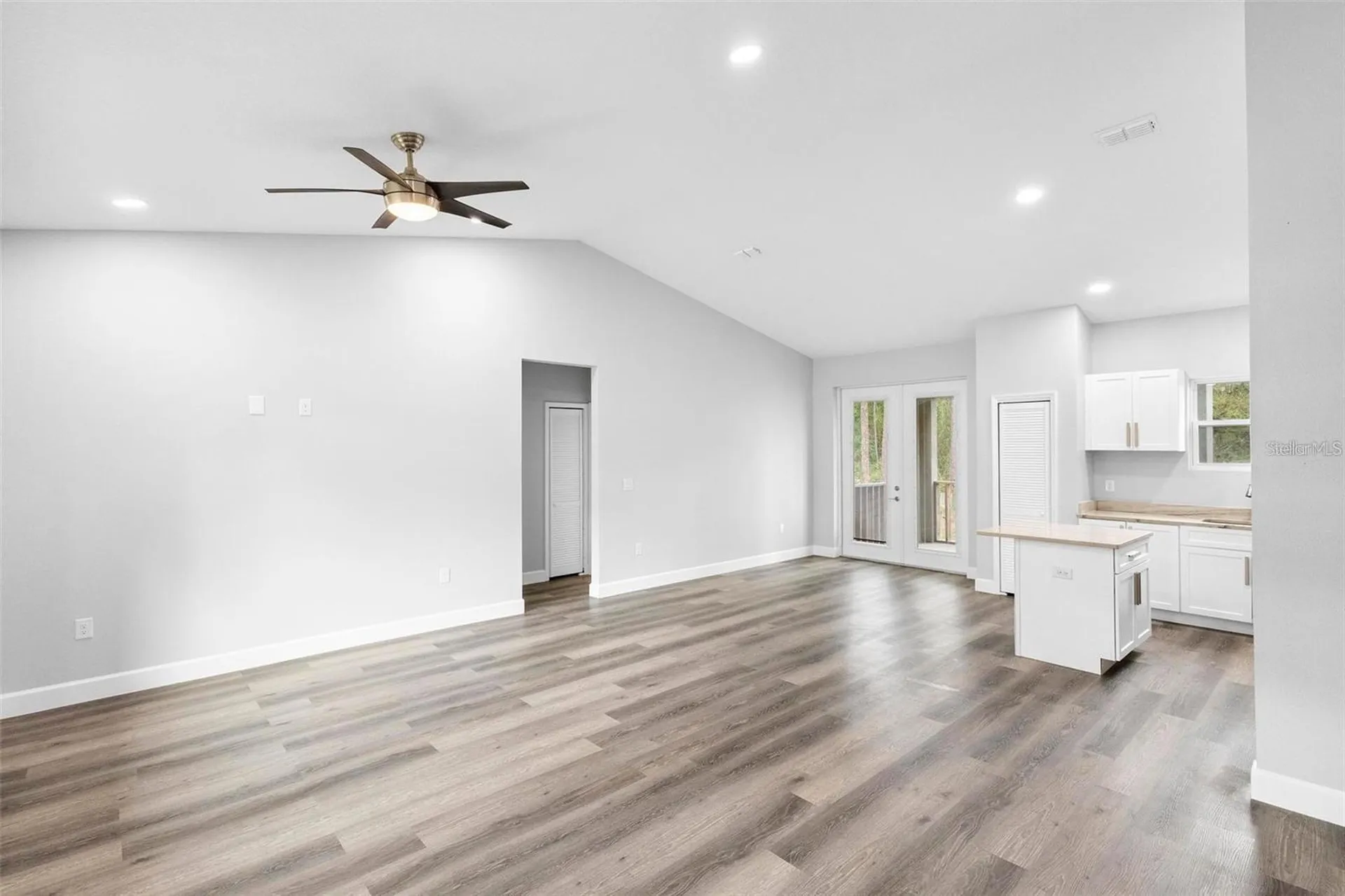 2379 8th Avenue Deland FL 32724
