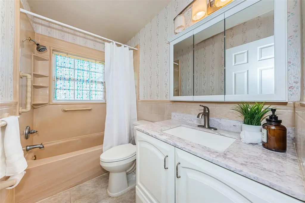 1772 Avon Lane Clearwater FL 33756