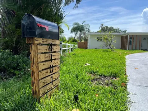 4101 Shore Acres Boulevard NE St Petersburg FL 33703