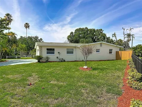 4101 Shore Acres Boulevard NE St Petersburg FL 33703