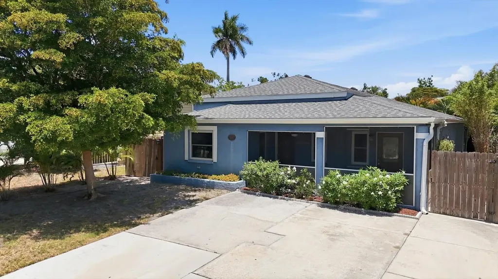 1649 8th Street Sarasota FL 34236