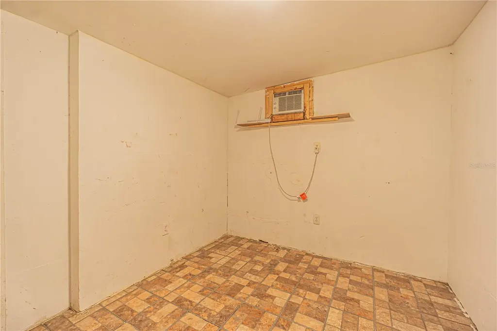 10704 N Annette Avenue Tampa FL 33612