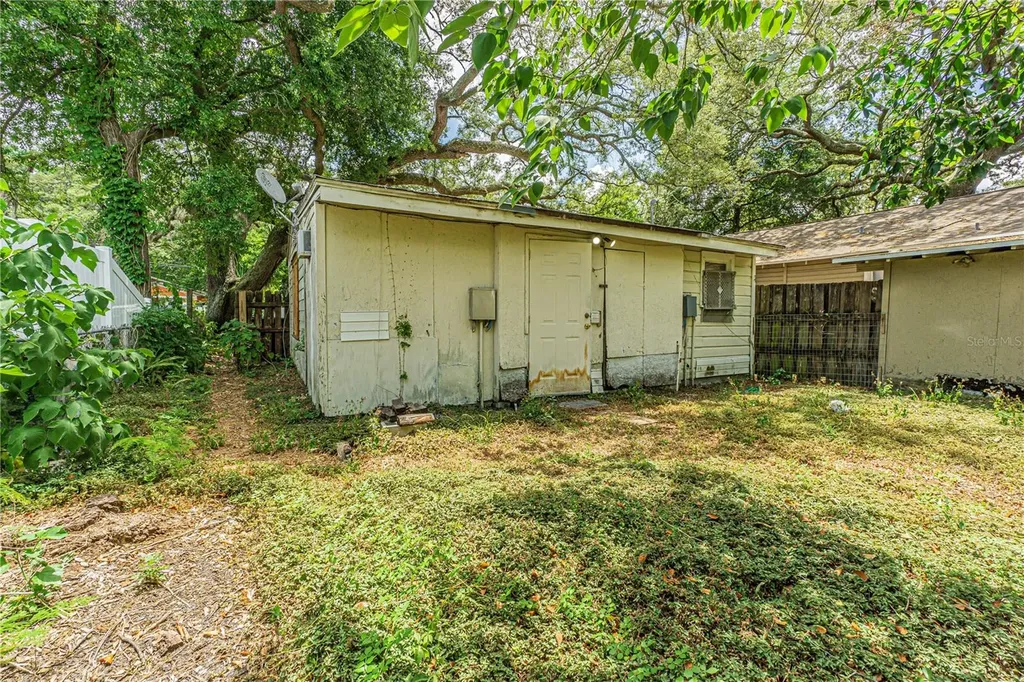 10704 N Annette Avenue Tampa FL 33612