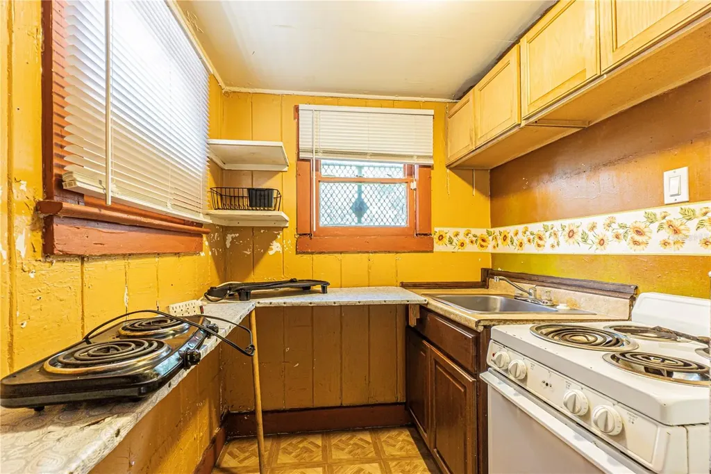 10704 N Annette Avenue Tampa FL 33612
