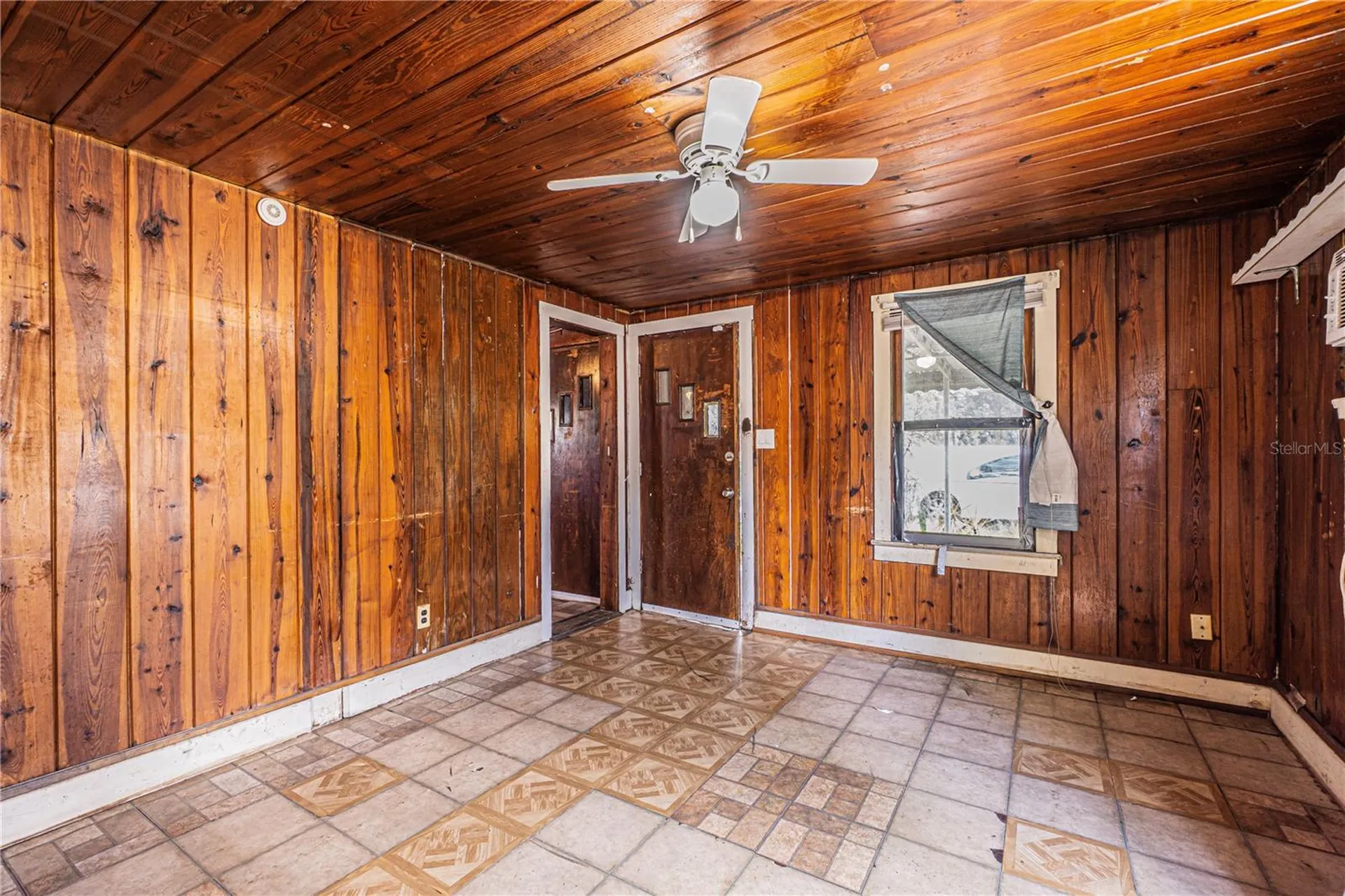 10704 N Annette Avenue Tampa FL 33612