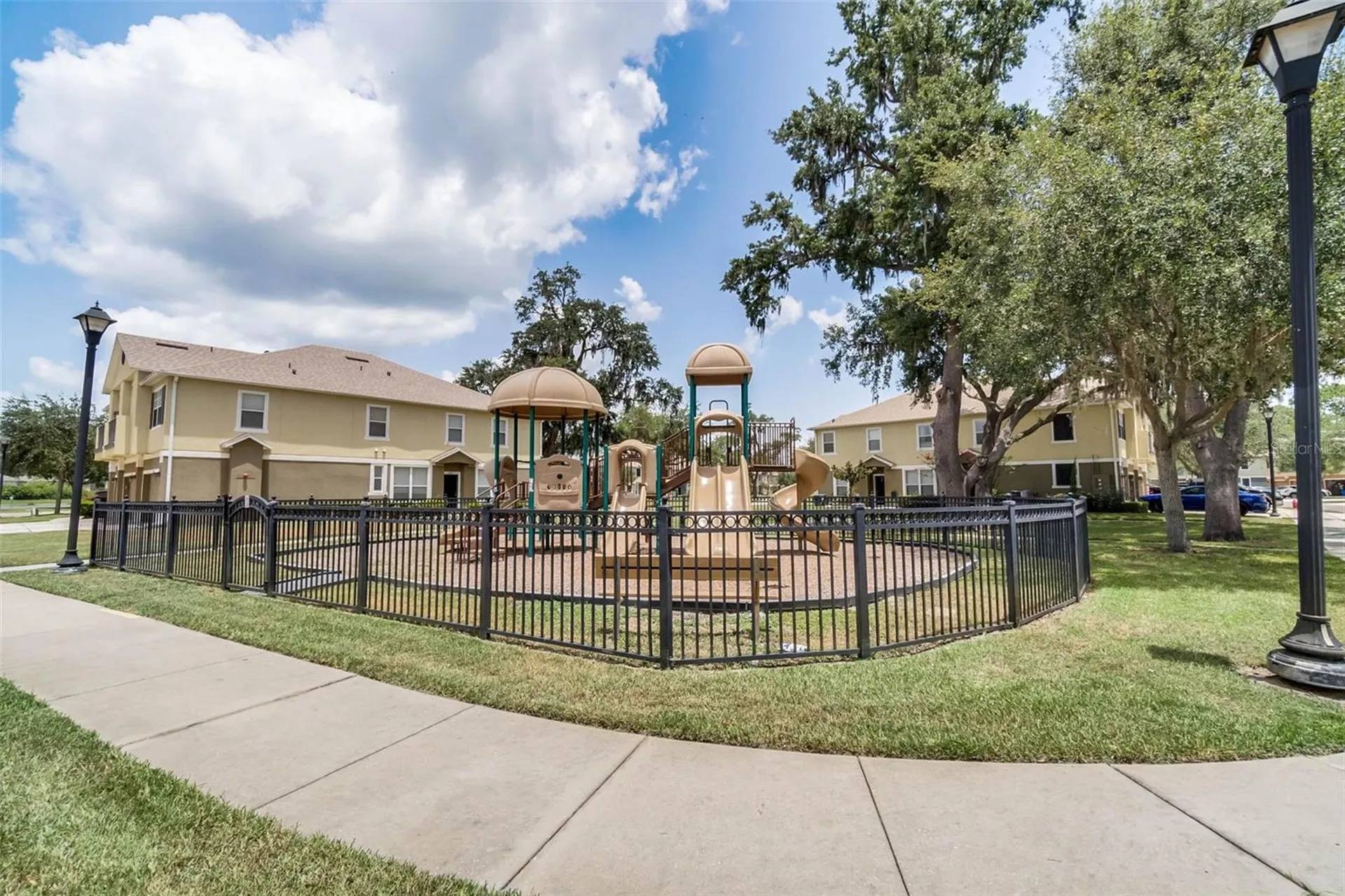 1437 Scarlet Oak Loop Winter Garden FL 34787