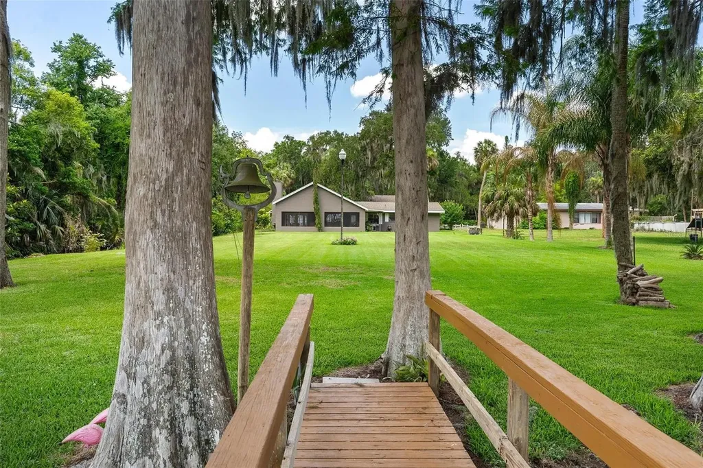 29205 S Corley Island Road Leesburg FL 34748