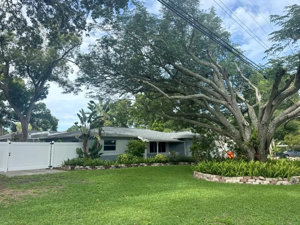 13824 83rd Place Seminole FL 33776