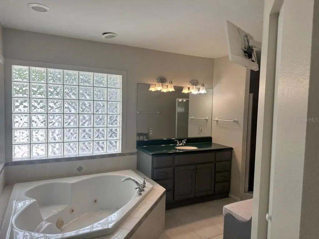 13824 83rd Place Seminole FL 33776