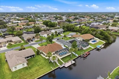 36 Cloverdale Court N Palm Coast FL 32137