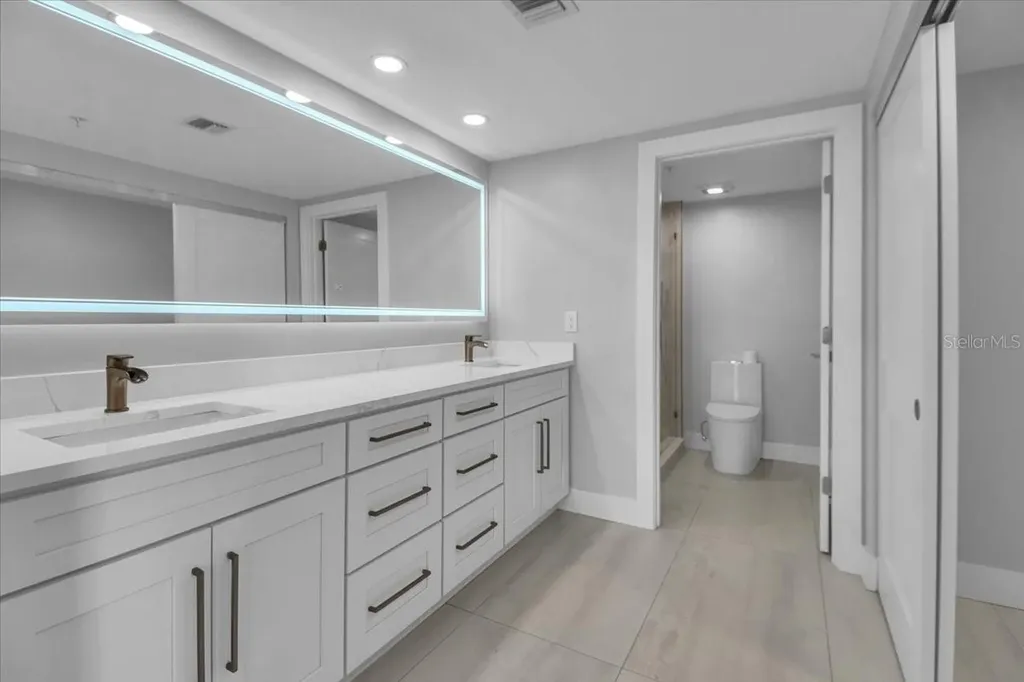 2020 Harbourside Drive Longboat Key FL 34228
