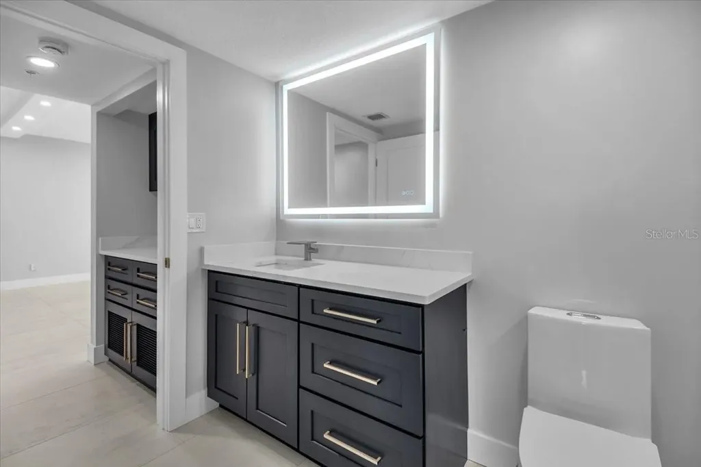 2020 Harbourside Drive Longboat Key FL 34228