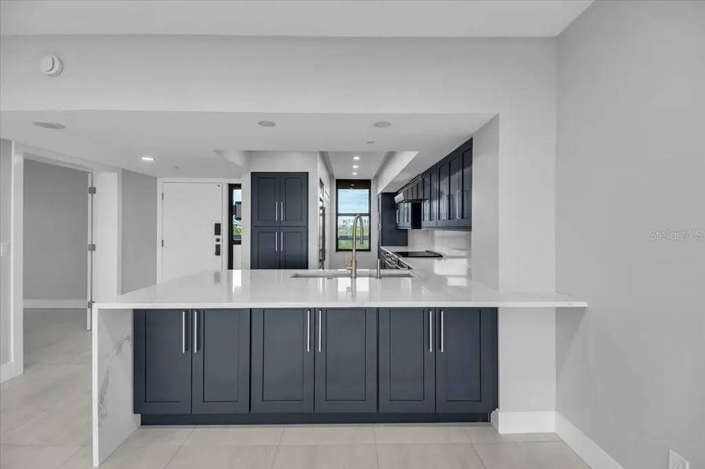 2020 Harbourside Drive Longboat Key FL 34228