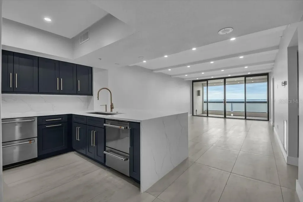 2020 Harbourside Drive Longboat Key FL 34228