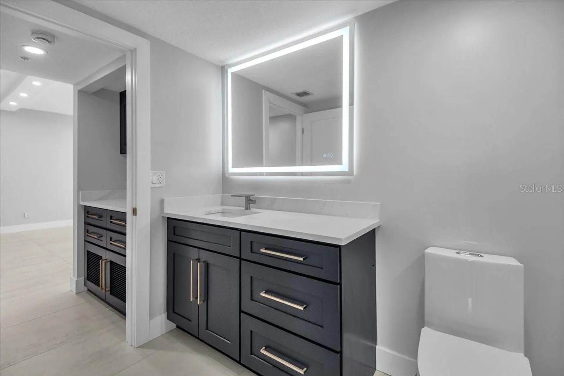 2020 Harbourside Drive Longboat Key FL 34228