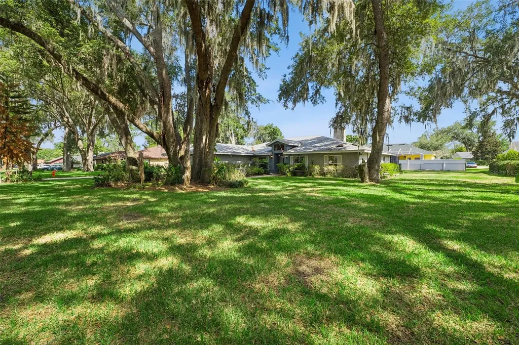 2610 Twelve Point Drive Lakeland FL 33811