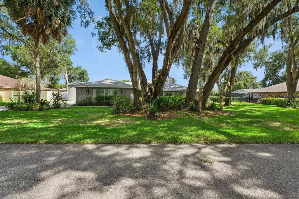 2610 Twelve Point Drive Lakeland FL 33811