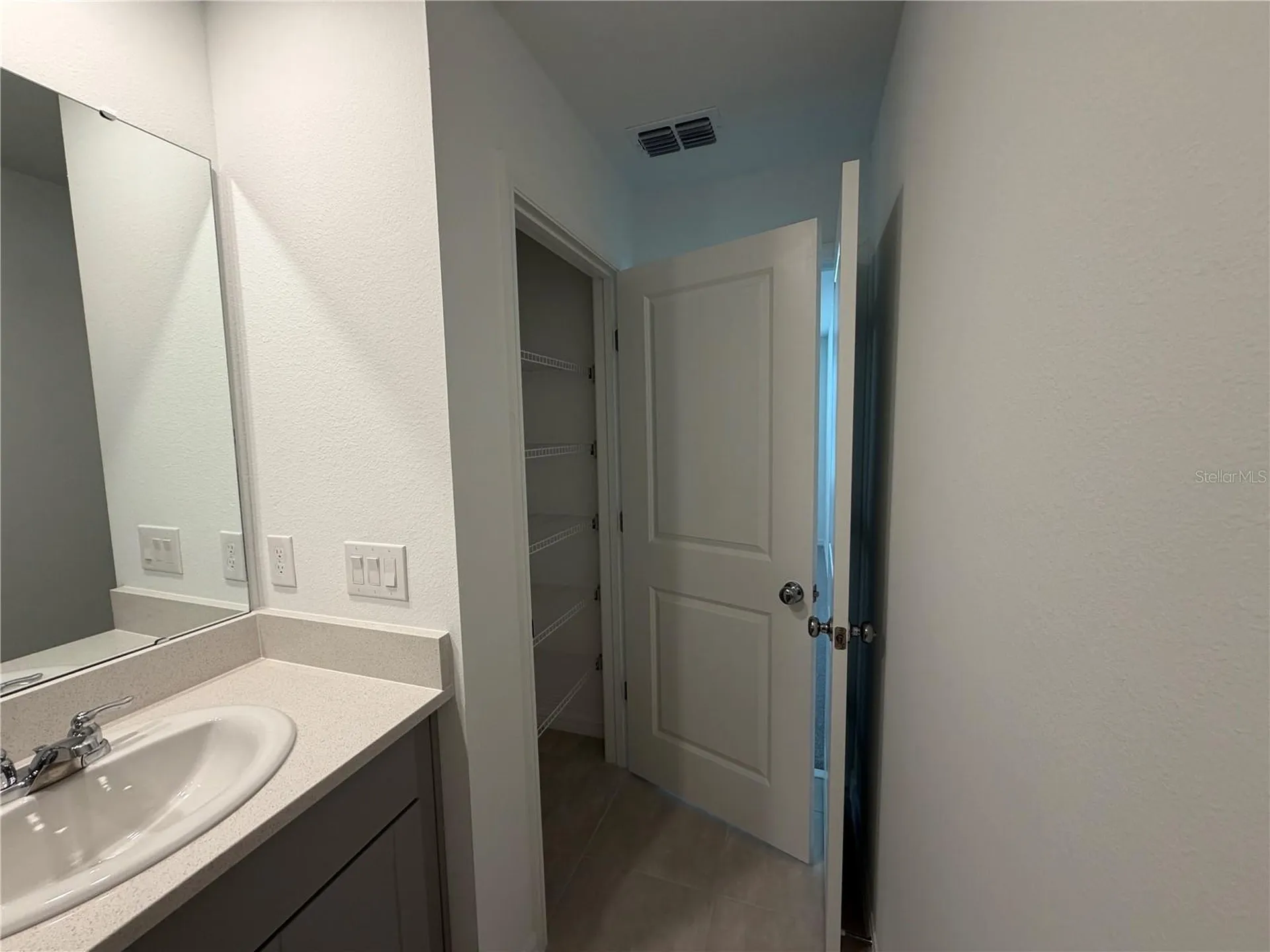 2882 Skyline Loop Kissimmee FL 34758