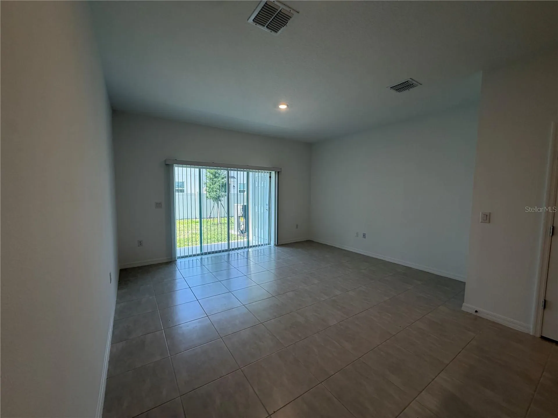 2882 Skyline Loop Kissimmee FL 34758