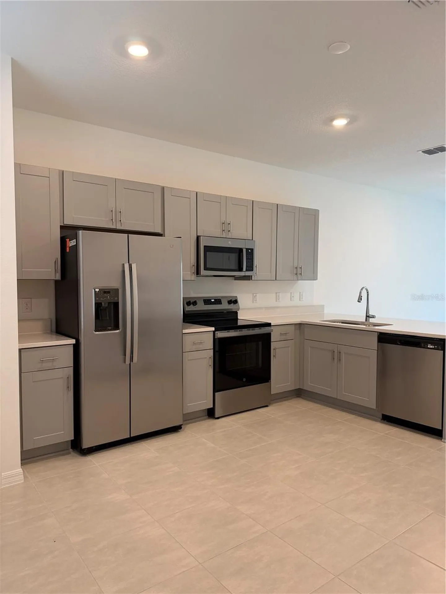 2882 Skyline Loop Kissimmee FL 34758