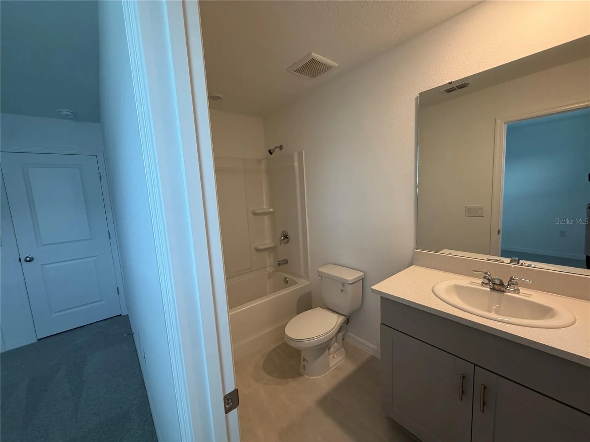 2882 Skyline Loop Kissimmee FL 34758