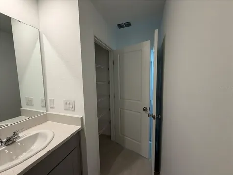 2882 Skyline Loop Kissimmee FL 34758