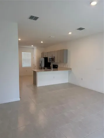 2882 Skyline Loop Kissimmee FL 34758