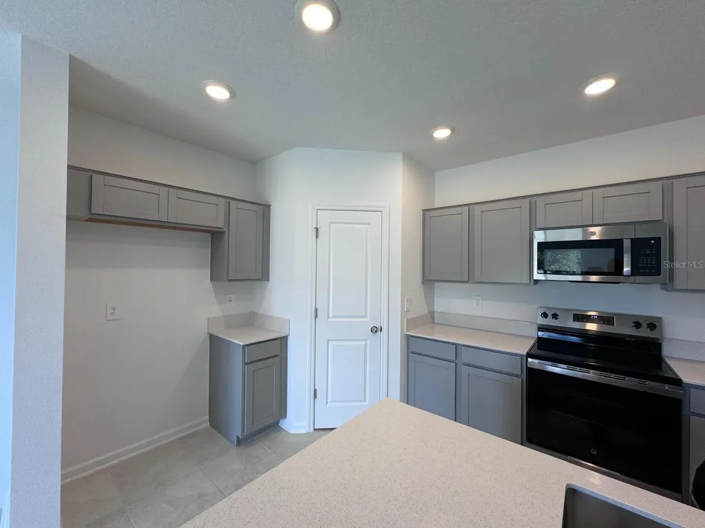 1033 Waterfall Boulevard Davenport FL 33837