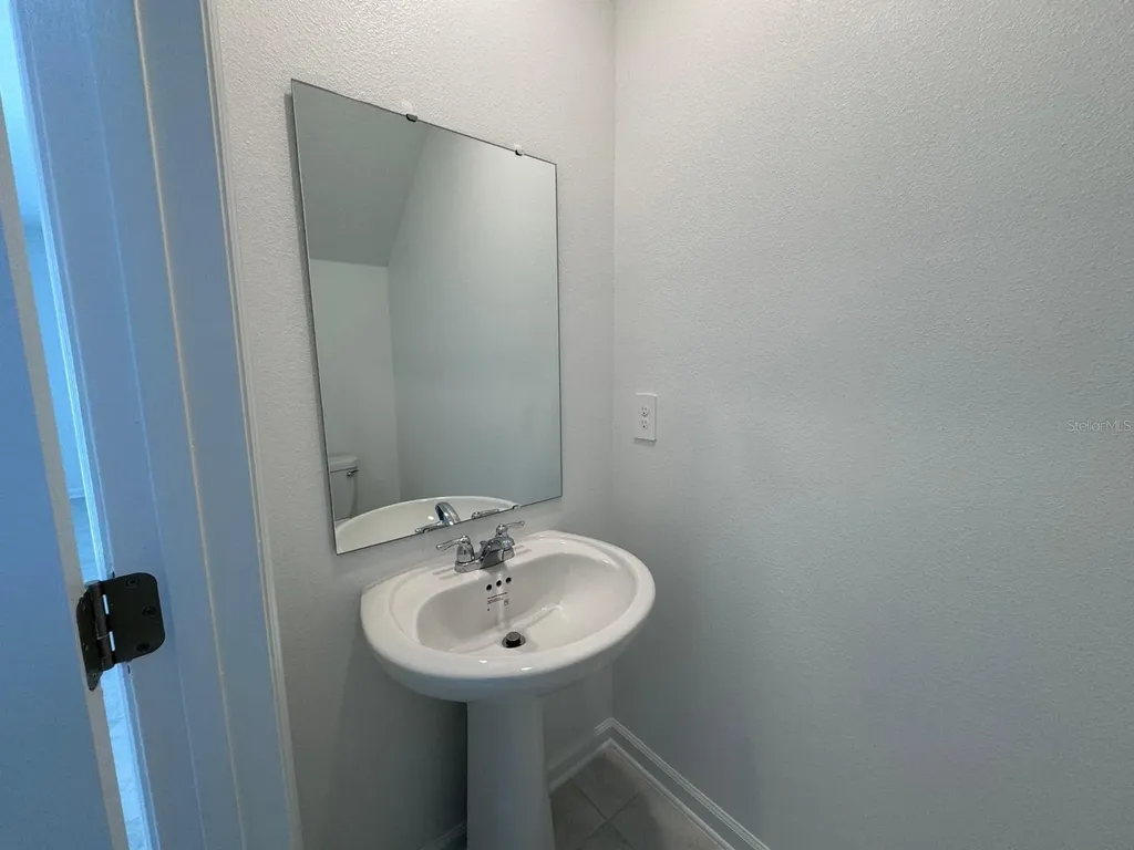 1033 Waterfall Boulevard Davenport FL 33837