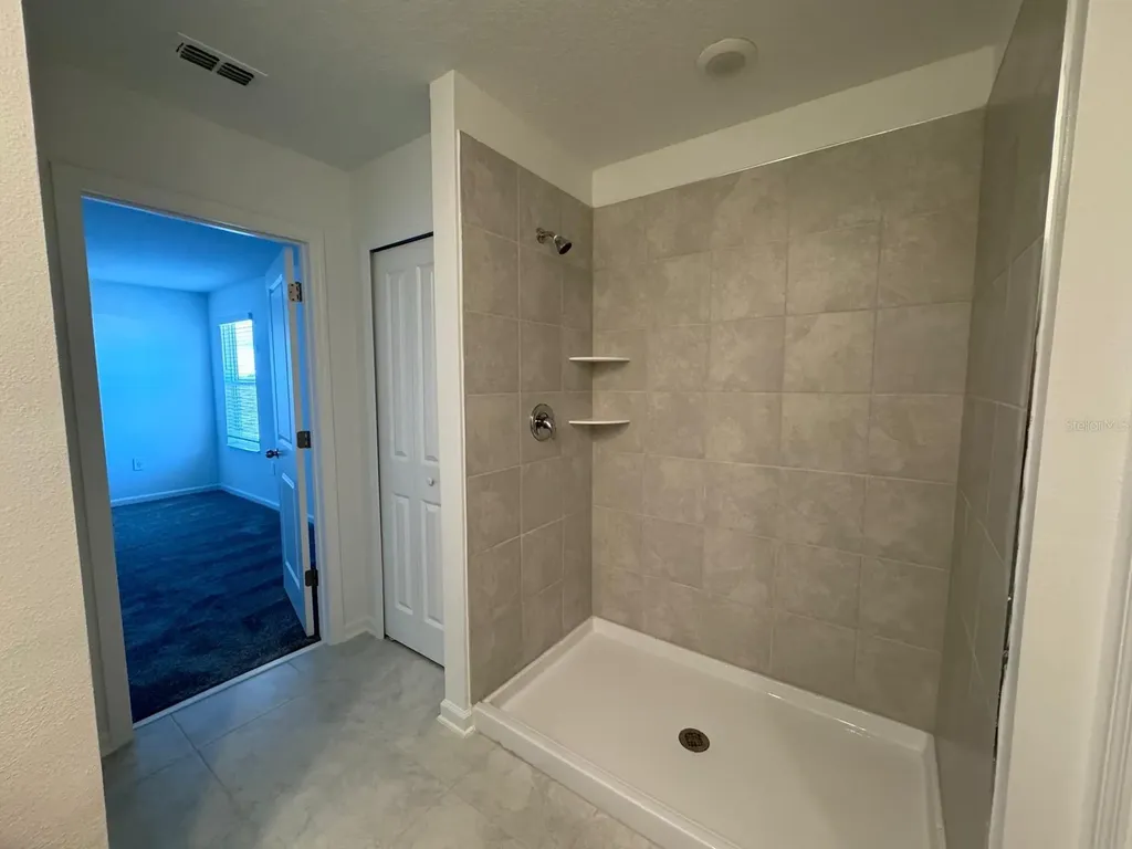 1033 Waterfall Boulevard Davenport FL 33837