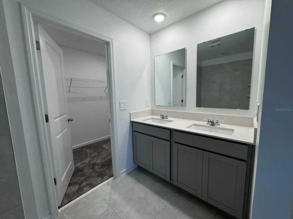 1033 Waterfall Boulevard Davenport FL 33837