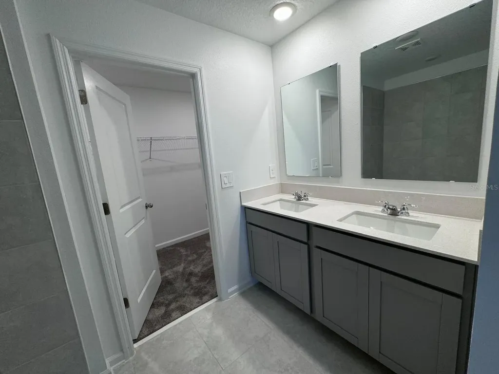 1033 Waterfall Boulevard Davenport FL 33837