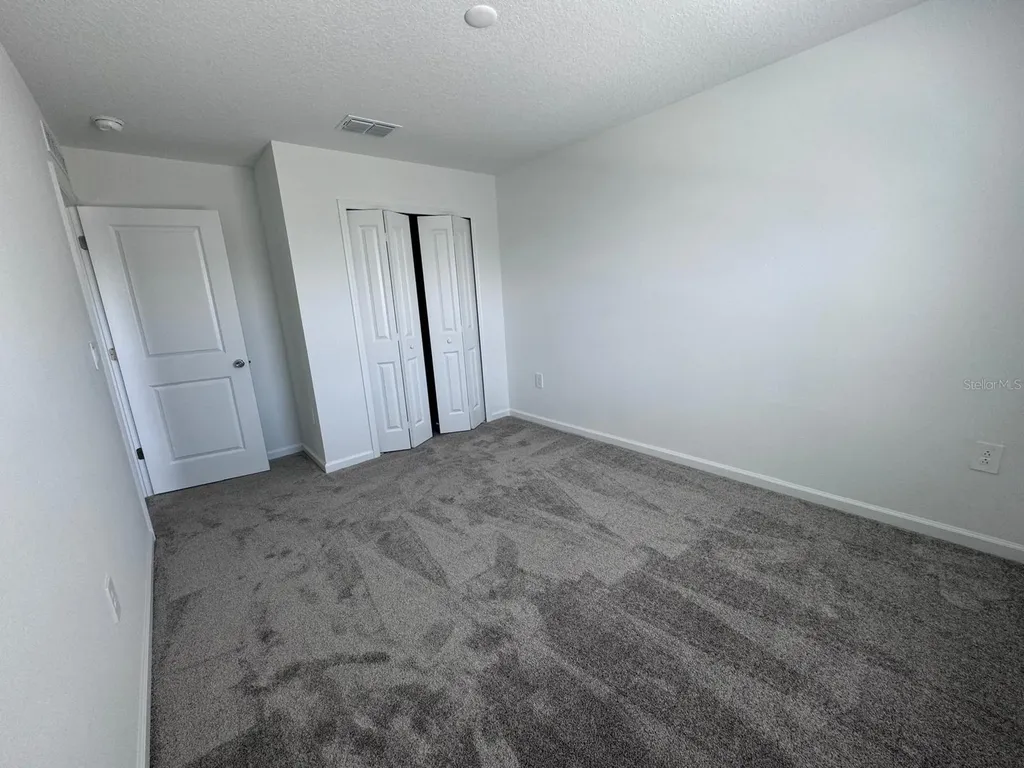 1033 Waterfall Boulevard Davenport FL 33837