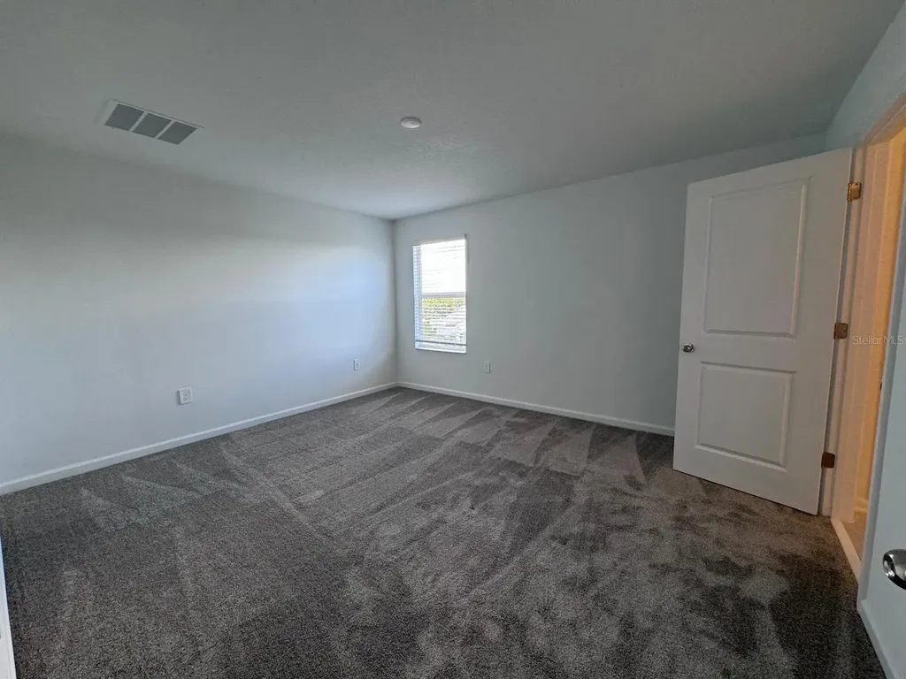 1033 Waterfall Boulevard Davenport FL 33837