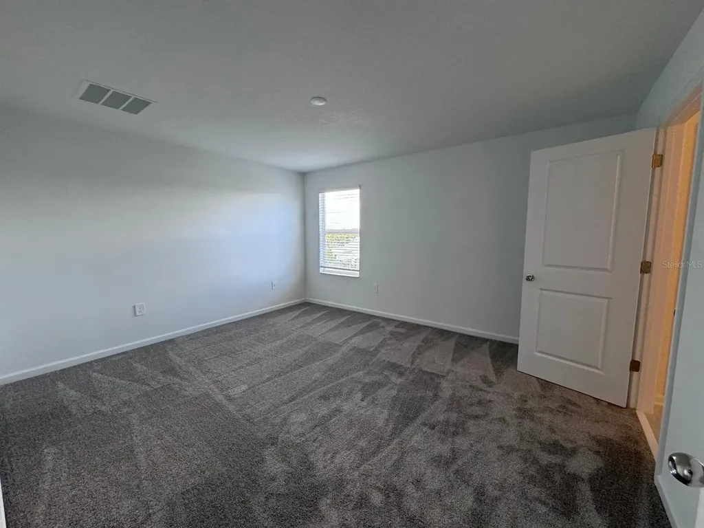 1033 Waterfall Boulevard Davenport FL 33837