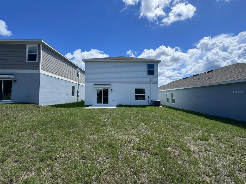 1033 Waterfall Boulevard Davenport FL 33837