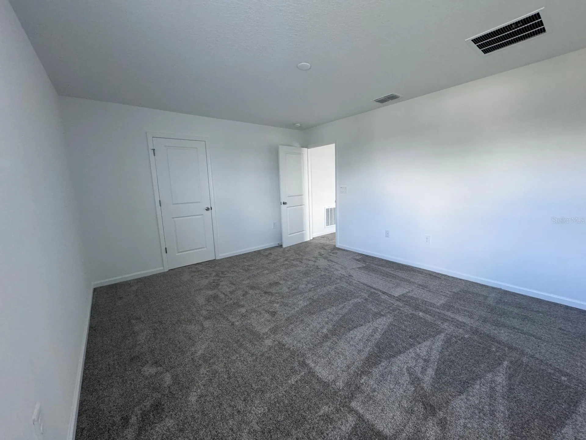 1033 Waterfall Boulevard Davenport FL 33837