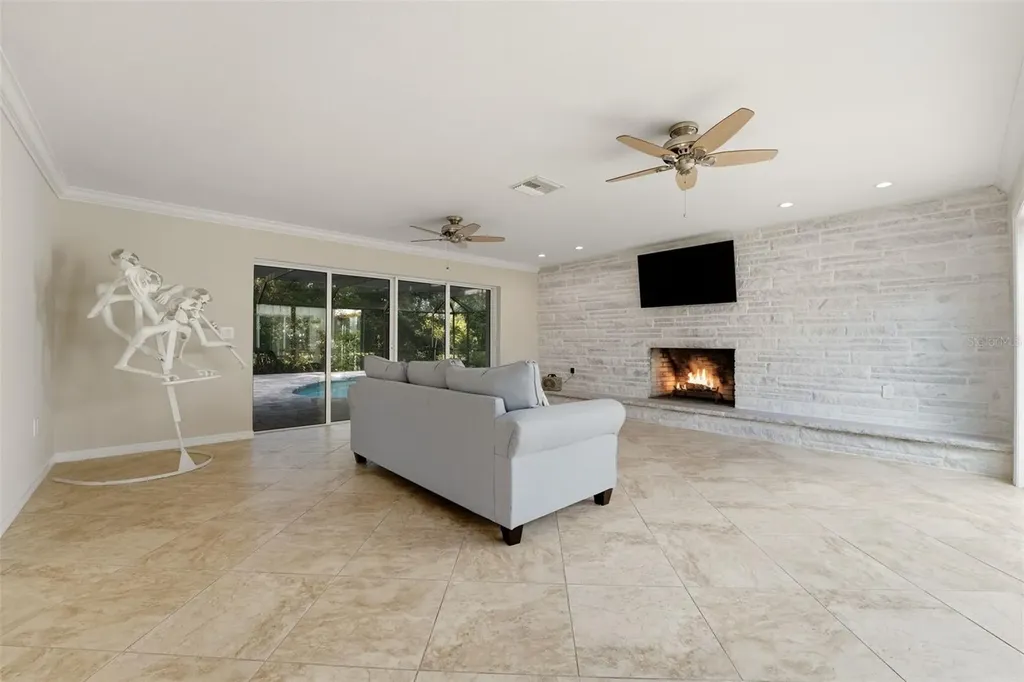 2180 W Dolphin Drive Englewood FL 34223