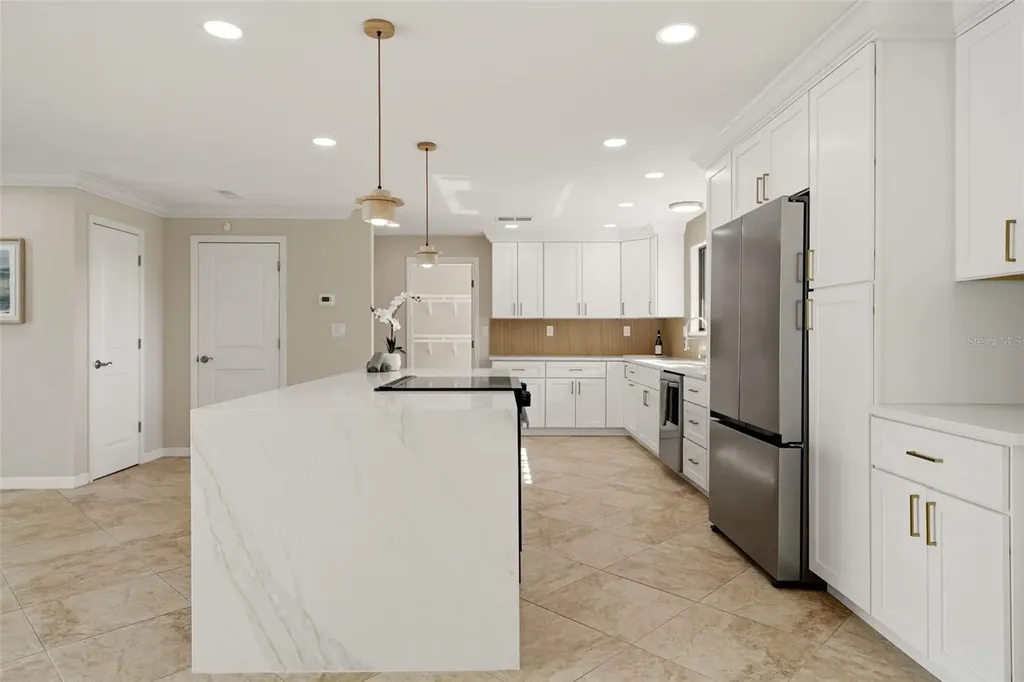 2180 W Dolphin Drive Englewood FL 34223