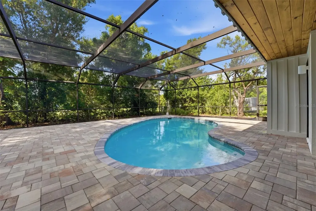 2180 W Dolphin Drive Englewood FL 34223