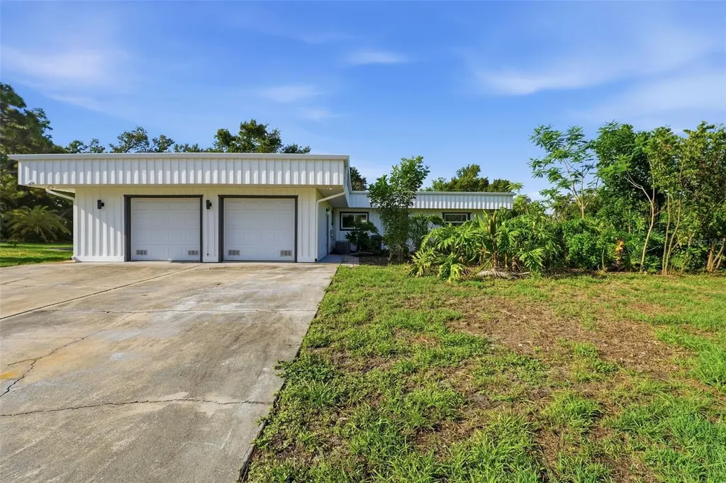 2180 W Dolphin Drive Englewood FL 34223
